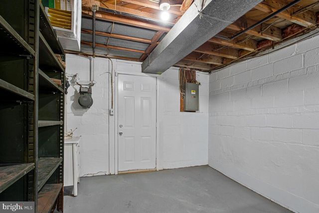 8345 VERONA DR, Hyattsville, MD 20784