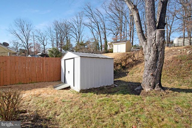 8345 VERONA DR, Hyattsville, MD 20784