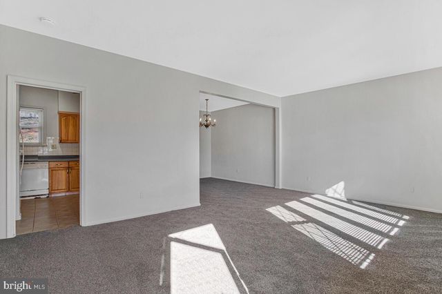 8345 VERONA DR, Hyattsville, MD 20784