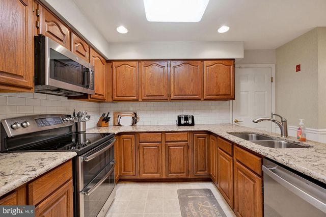 176 BURNING TREE RD, Dover, DE 19904