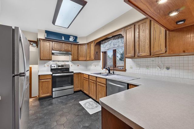 1708 N Colony AVENUE, Union Grove, WI 53182