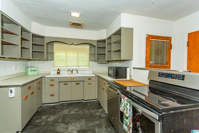 310 SOUTH PARKWAY, Hueytown, AL 35023