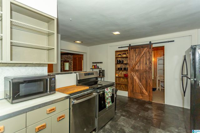 310 SOUTH PARKWAY, Hueytown, AL 35023