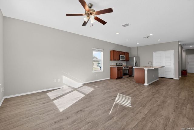 12904 Cicely, St Hedwig, TX 78152