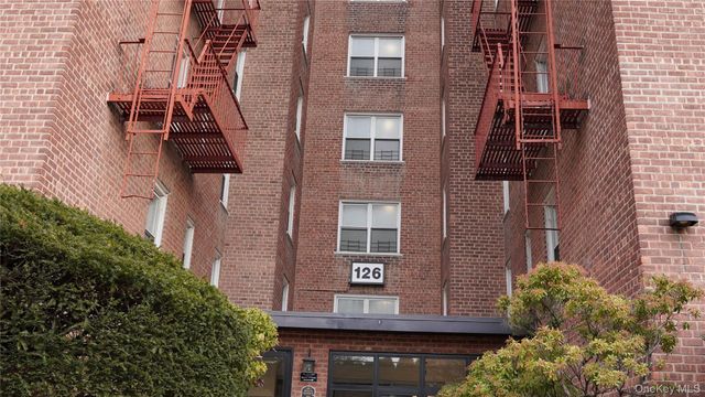 126 Church Street 6C, New Rochelle, NY 10805