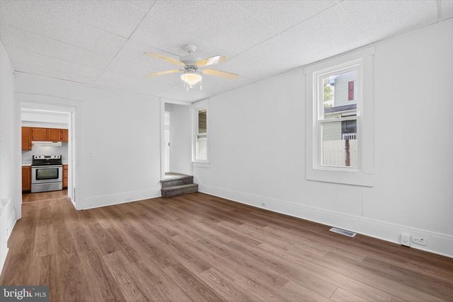 2147 CLOVERLEAF RD, Mount Joy, PA 17552
