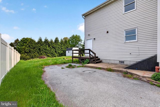 2147 CLOVERLEAF RD, Mount Joy, PA 17552