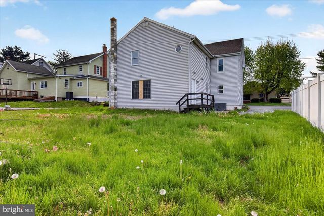 2147 CLOVERLEAF RD, Mount Joy, PA 17552