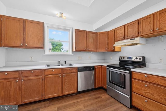 2147 CLOVERLEAF RD, Mount Joy, PA 17552