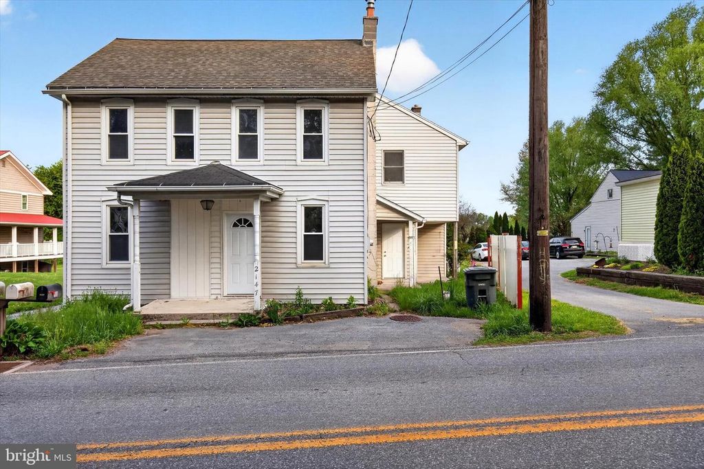 2147 CLOVERLEAF RD, Mount Joy, PA 17552