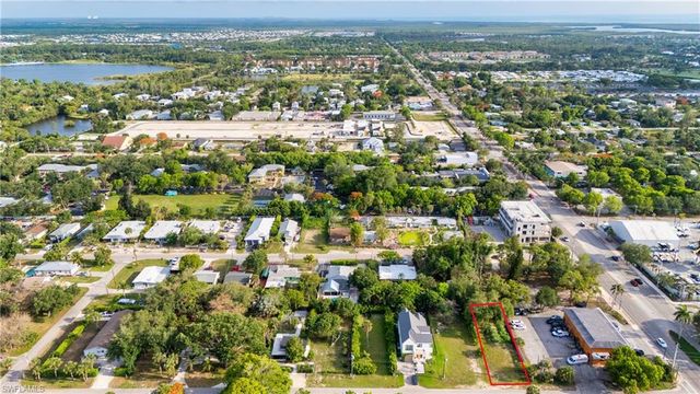 2960 Coco AVE, Naples, FL 34112