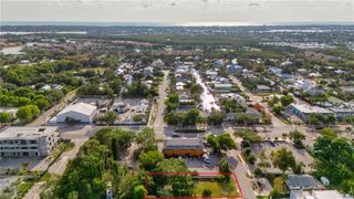 2960 Coco AVE, Naples, FL 34112