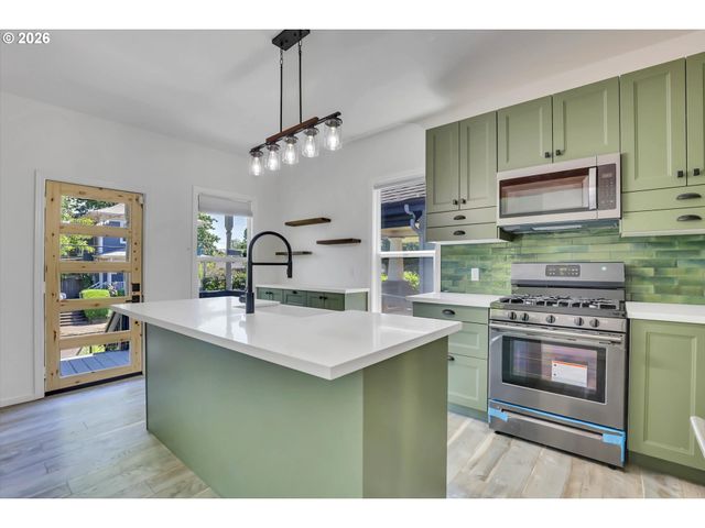 4009 Ne GRAND Ave, Portland, OR 97212