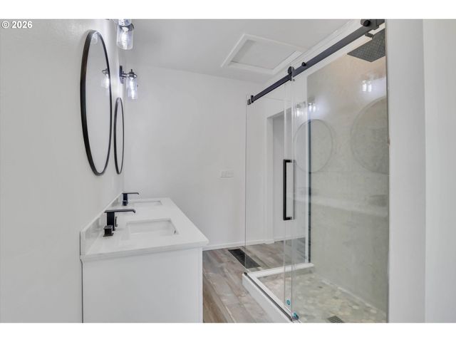 4009 Ne GRAND Ave, Portland, OR 97212