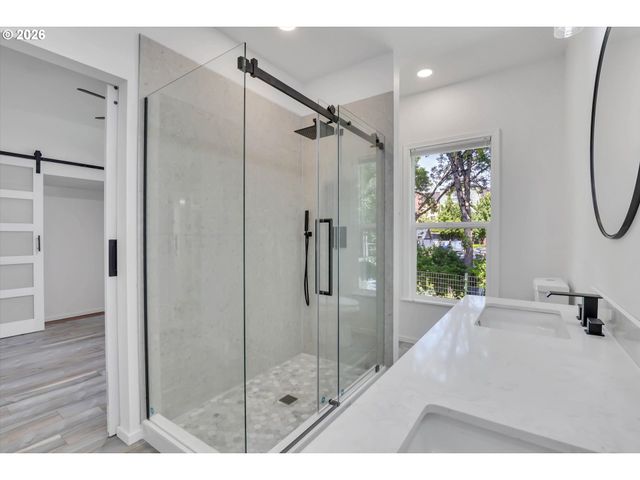 4009 Ne GRAND Ave, Portland, OR 97212