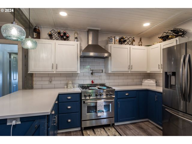 127 DEATON Ct, Canyonville, OR 97417