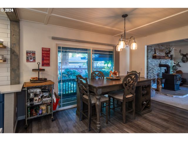 127 DEATON Ct, Canyonville, OR 97417