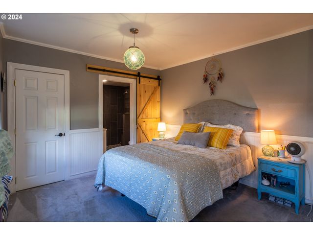 127 DEATON Ct, Canyonville, OR 97417