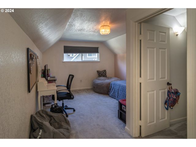 127 DEATON Ct, Canyonville, OR 97417