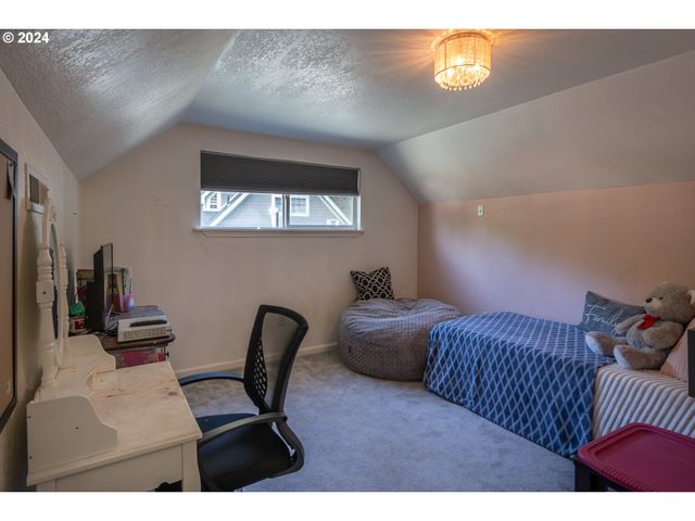 127 DEATON Ct, Canyonville, OR 97417