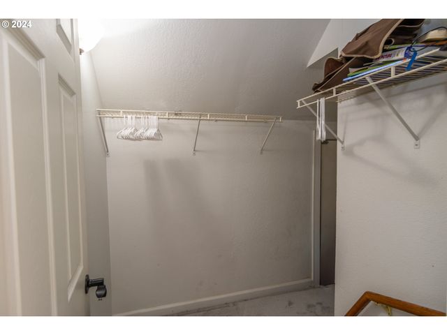 127 DEATON Ct, Canyonville, OR 97417