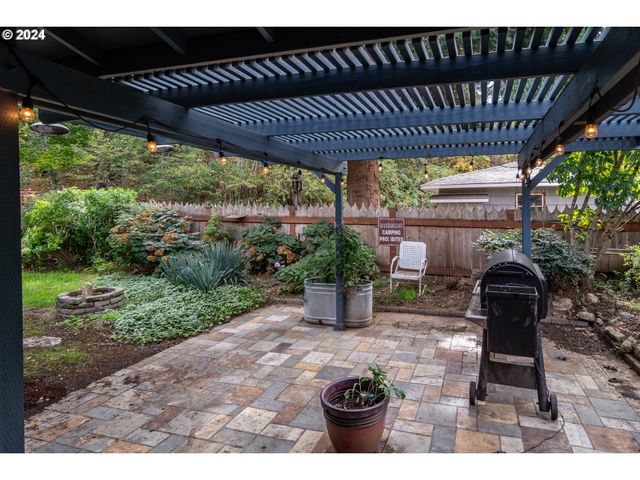 127 DEATON Ct, Canyonville, OR 97417