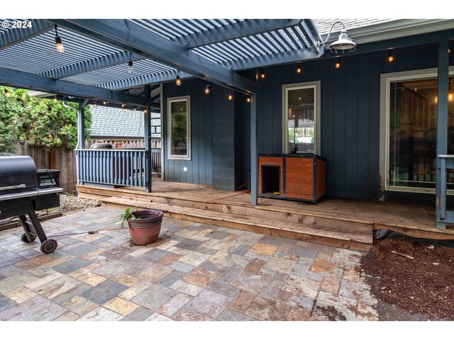 127 DEATON Ct, Canyonville, OR 97417