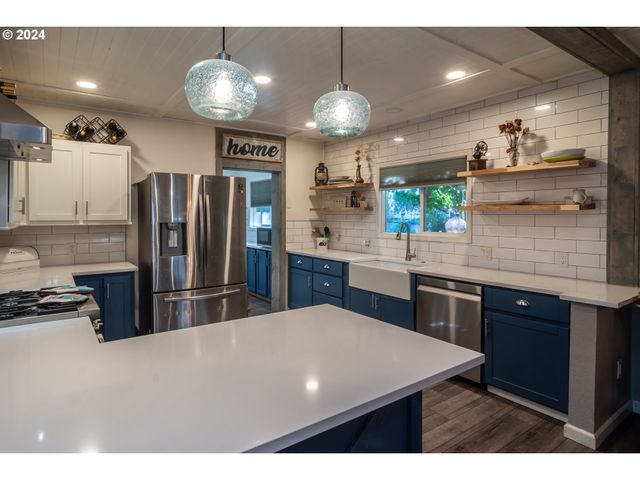 127 DEATON Ct, Canyonville, OR 97417