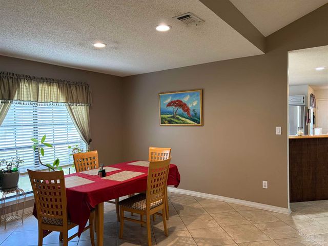 9631 Sunnybrook Dr, Navarre, FL 32566