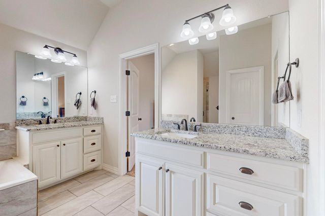 160 Melbourne Drive, Willow Park, TX 76087