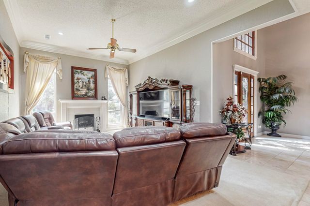 2121 Bay Club Drive, Arlington, TX 76013
