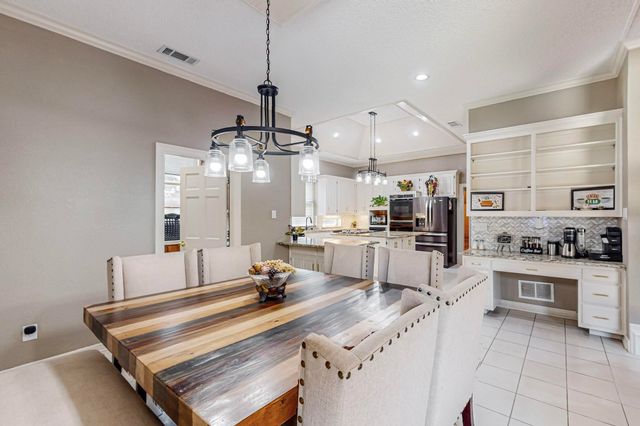 2121 Bay Club Drive, Arlington, TX 76013