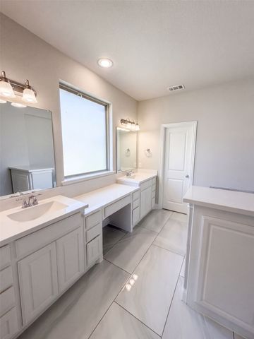 9920 Pikes Peak Place, Little Elm, TX 75068