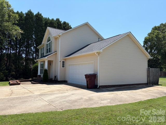 1072 Fox Chase Court, Salisbury, NC 28146