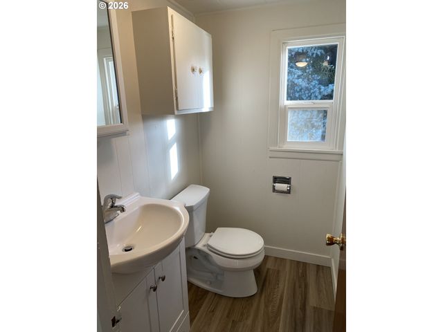 2055 DEVOS St, Eugene, OR 97402