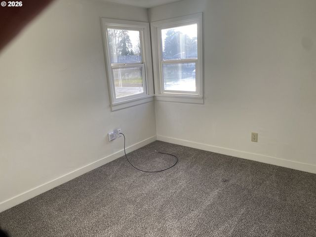 2055 DEVOS St, Eugene, OR 97402