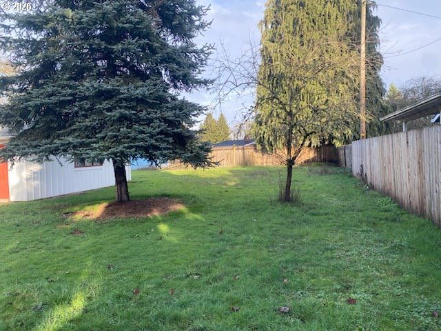 2055 DEVOS St, Eugene, OR 97402