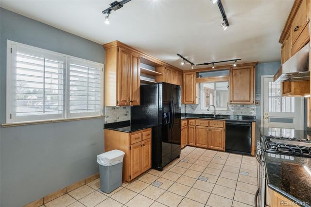 181 S Holly Street, Denver, CO 80246