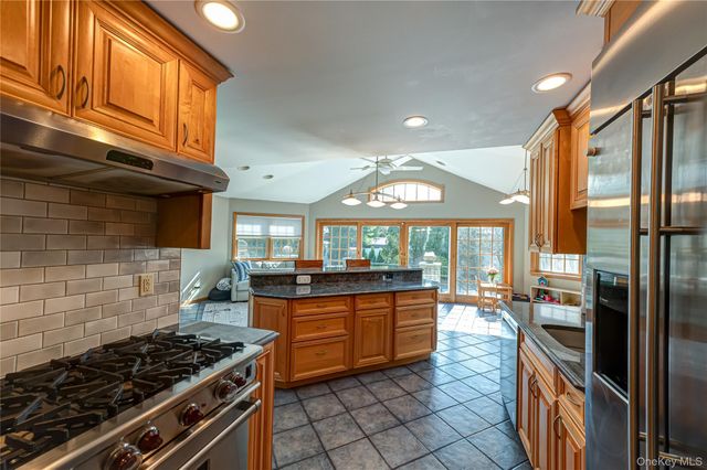 28 Clifford Court, Malverne, NY 11565