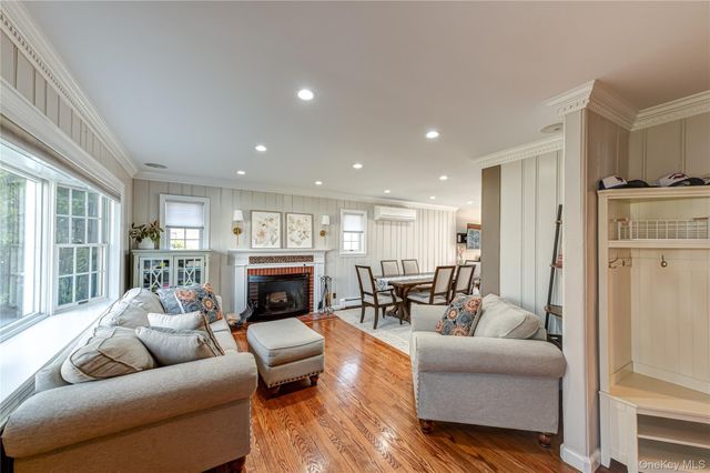 28 Clifford Court, Malverne, NY 11565