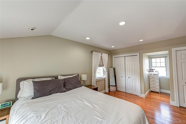 28 Clifford Court, Malverne, NY 11565