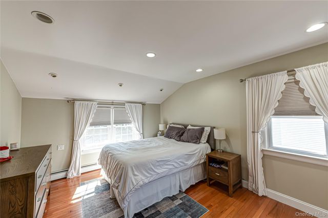 28 Clifford Court, Malverne, NY 11565