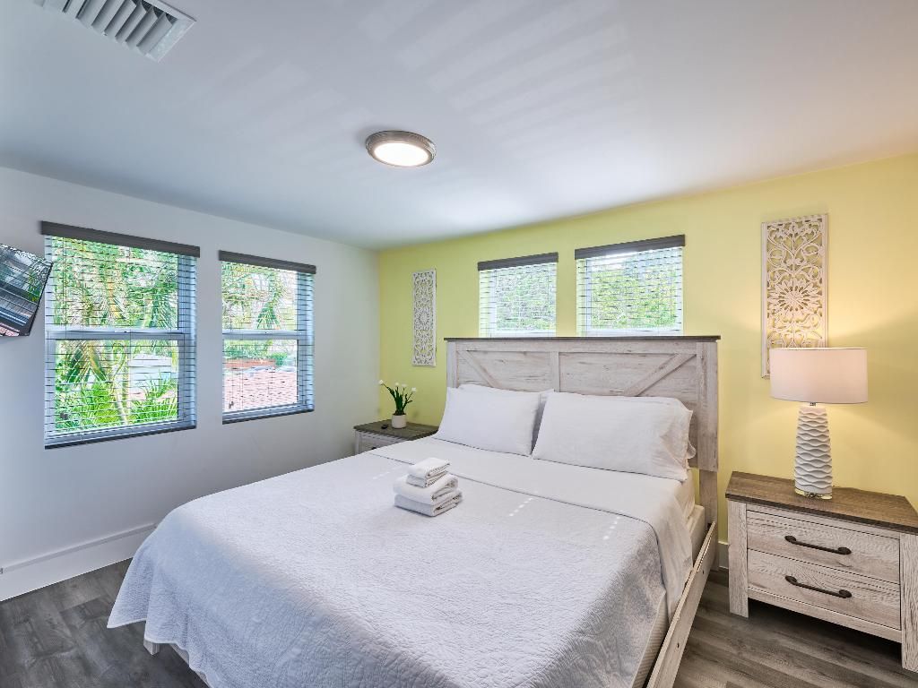 2020 Washington Street 4, Hollywood, FL 33020