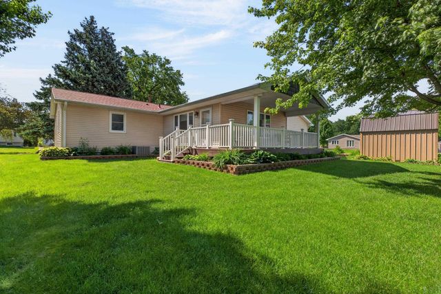 321 Devlin Circle, Cedar Falls, IA 50613
