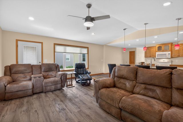 321 Devlin Circle, Cedar Falls, IA 50613
