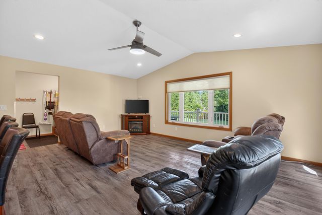 321 Devlin Circle, Cedar Falls, IA 50613