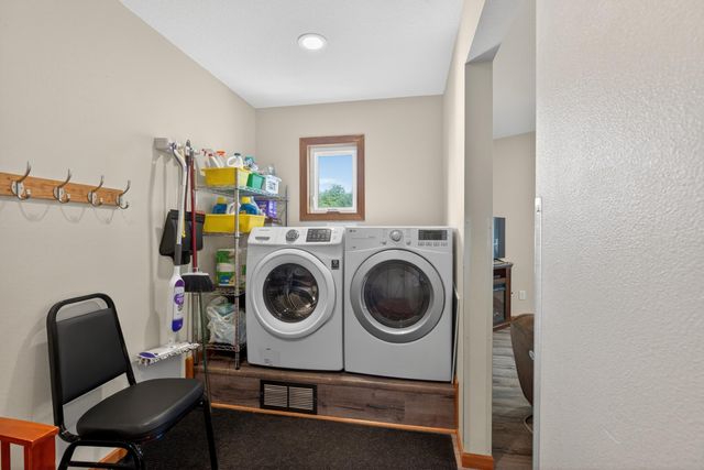 321 Devlin Circle, Cedar Falls, IA 50613