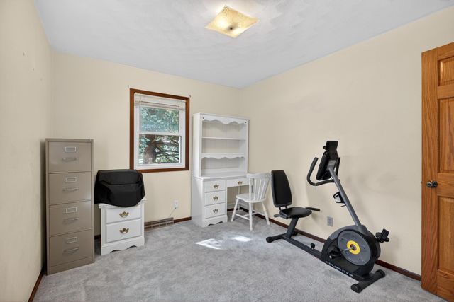 321 Devlin Circle, Cedar Falls, IA 50613