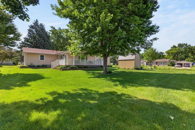321 Devlin Circle, Cedar Falls, IA 50613