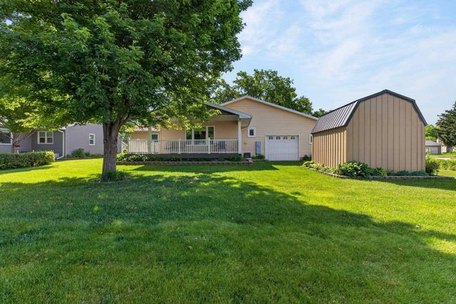 321 Devlin Circle, Cedar Falls, IA 50613